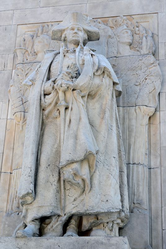 13-2 George Washington At War, Accompanied by Fame and Valor by Hermon A MacNeil New York Washington Square Park Washington Arch